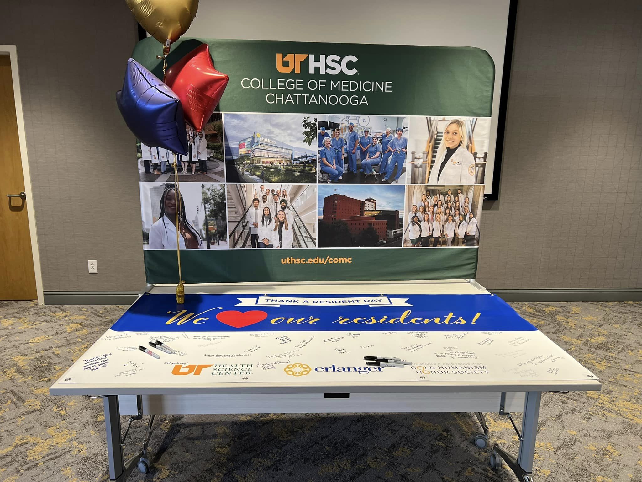 UTHSC College of Medicine - Chattanooga Display and Thank a Resident Day Banner ready to sign!