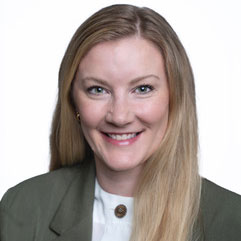 Maureen Cooper Headshot